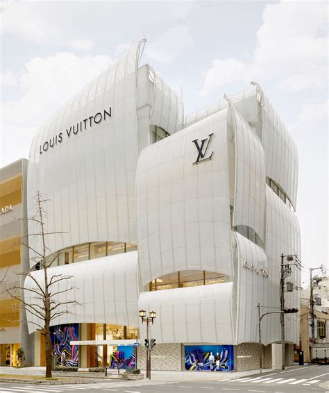 louis vuitton maison osaka.